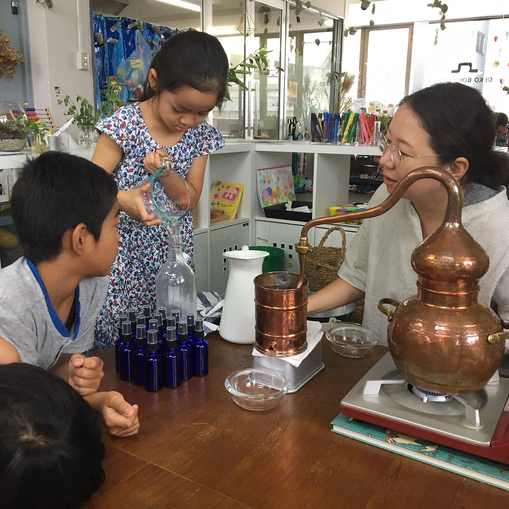 植物で蒸留水を作ろう An Introduction to Plant Extracting Techniques